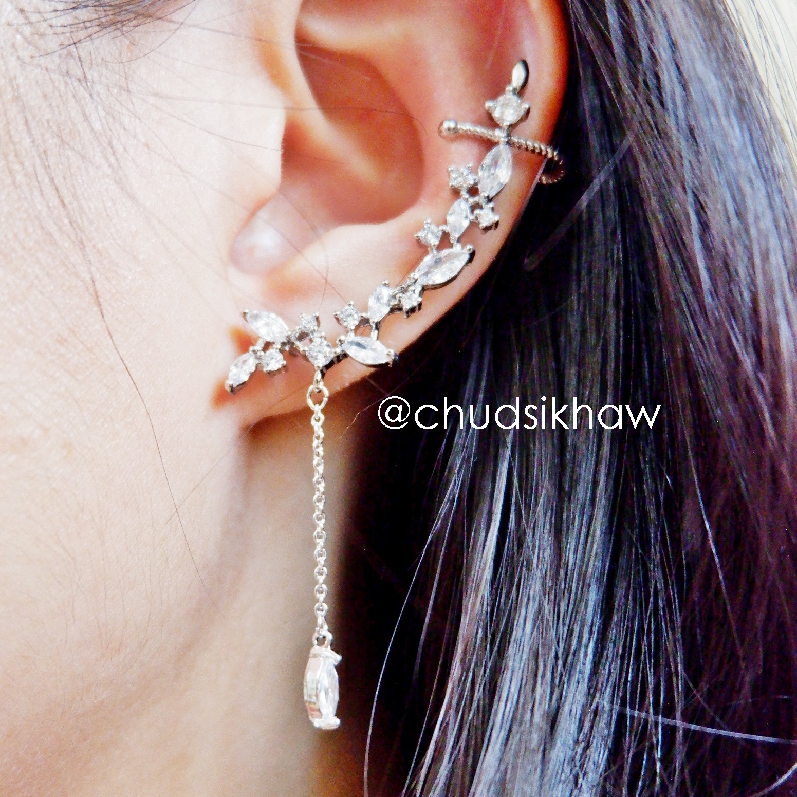 ต่างหูหลายแบบน่ารัก เล่นไฟ มุกแวววาว สวย ราคา 190 - 350 บาท