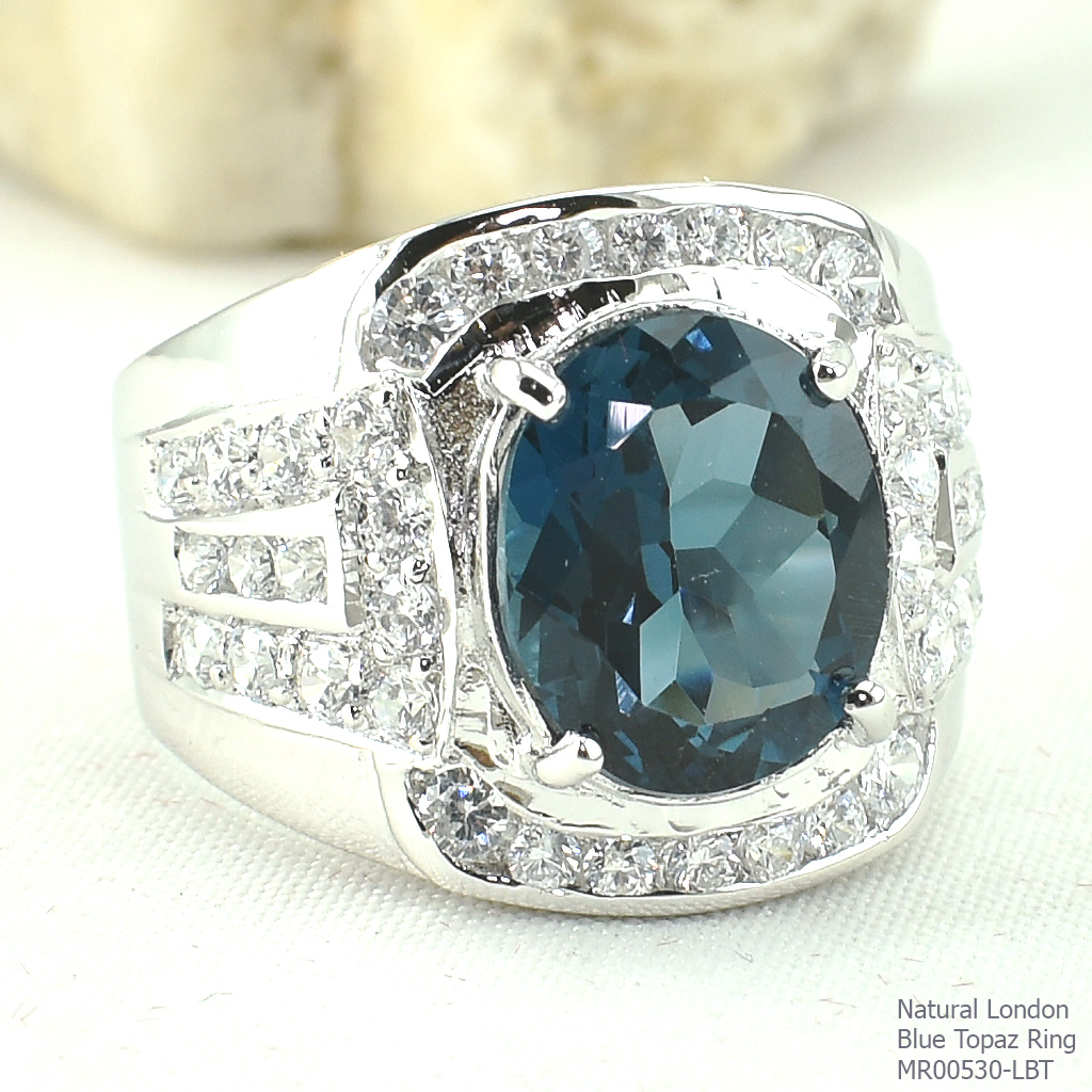 SKJewelryFactory แหวนชาย พลอยสีฟ้าเข้ม ลอนดอนบลูโทปาซ สัญลักษณ์ แห่งความรัก ความเมตตา MR00530-LBT