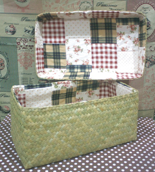 ชิ้นงานดิบ กระจูด ทำ Decoupage งานเพนท์ กล่องเก็บของมีฝาปิด ด้านในบุผ้าวินเทจสุดสวยโทนน้ำตาล 7"x 12"x 6" สำเนา