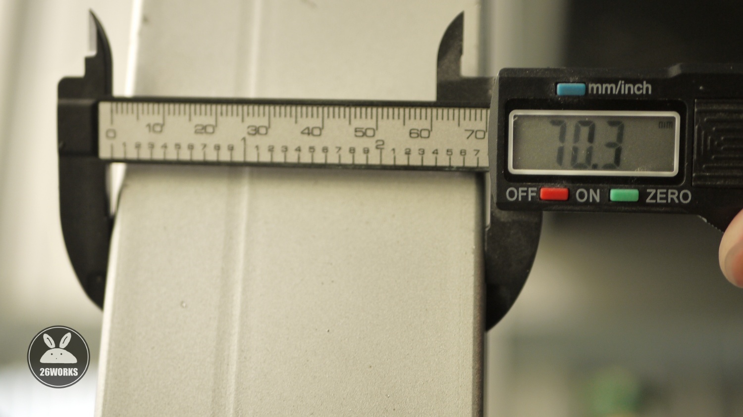 พลาสติกปิดเหล็กกล่อง 70x70 mm สวมใน