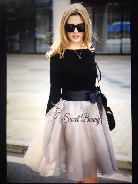 พร้อมส่ง เซ็ทเสื้อ+กระโปรง เสื้อเป็นผ้ายืดสีดำ