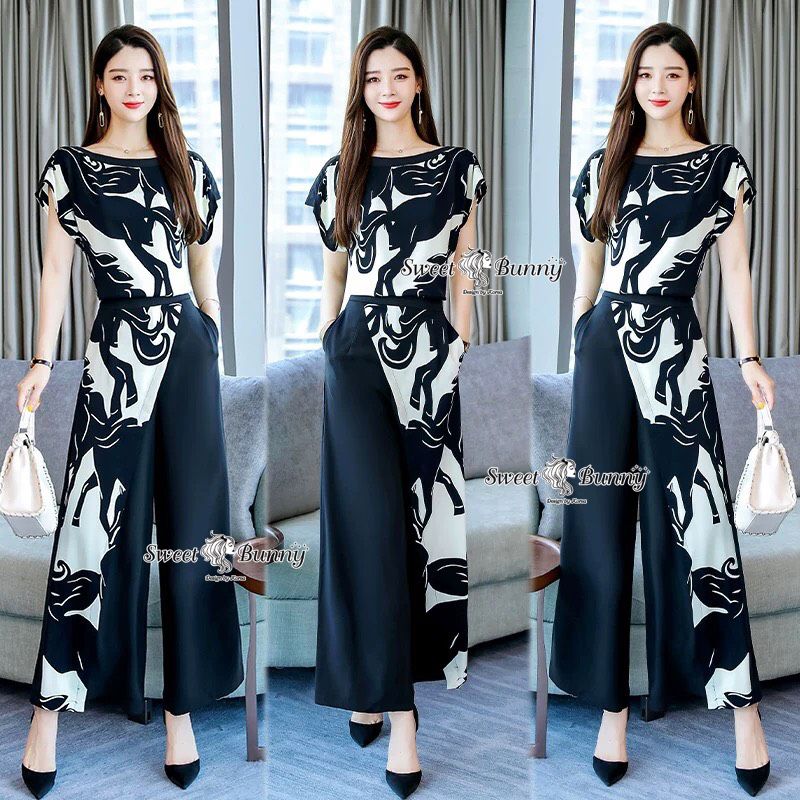 เสื้อผ้าแฟชั่น พร้อมส่ง ผ้าพิมพ์ลายม้าสีดำ