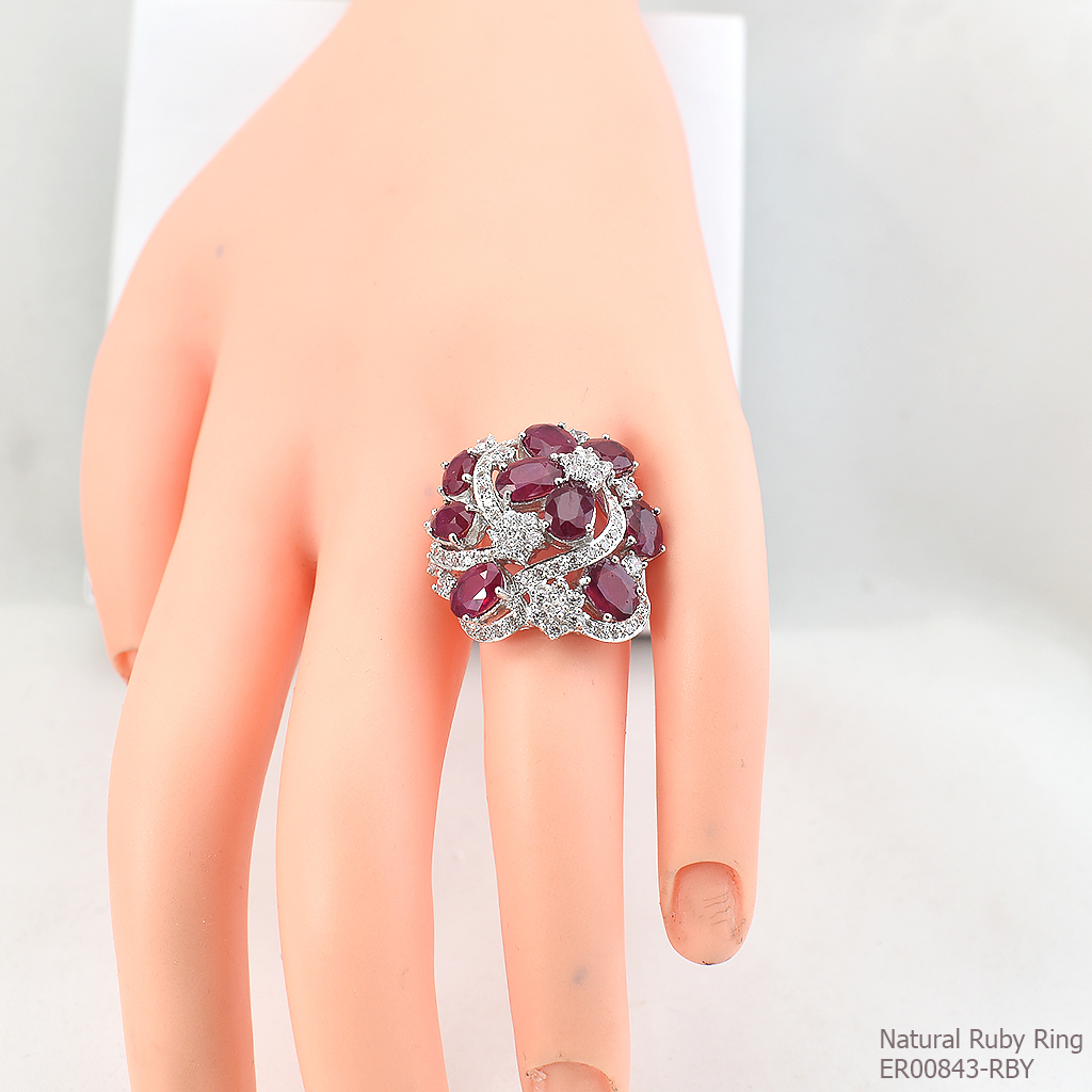 SKJewelryfactory แหวนพลอยทับทิมแท้ ดีไซน์หรูหราอลังการ วงนี้ใส่ออกงานสวยมาก ER00843-RBY