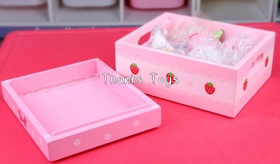 ชุดกล่องขนมสตอรเบอร์รี่เบเกอรี่และไอศกรีม ไม่มีหูหิ้ว Mother Garden