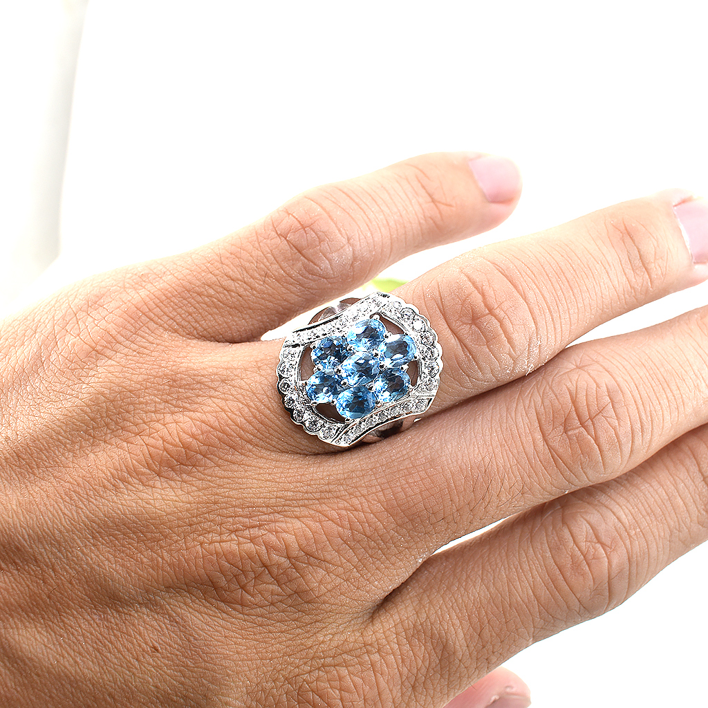 SKJewelryfactory แหวนเงินพลอยสวิสบลูโทปาซแท้ สีนี้เหมาะมาก สำหรับคนที่เกิดวันศุกร์ ER00788-SBT