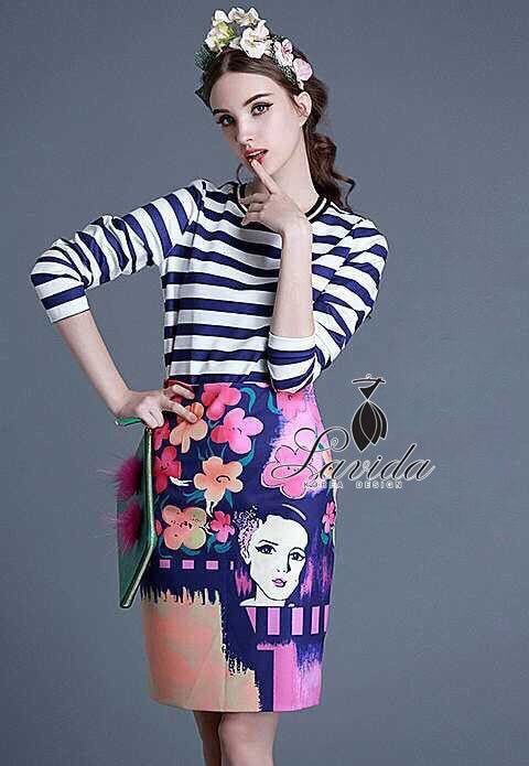 พร้อมส่ง เสื้อลายขวาง กระโปรงทรงสอบลายดอกไม้และหน้าผู้หญิง