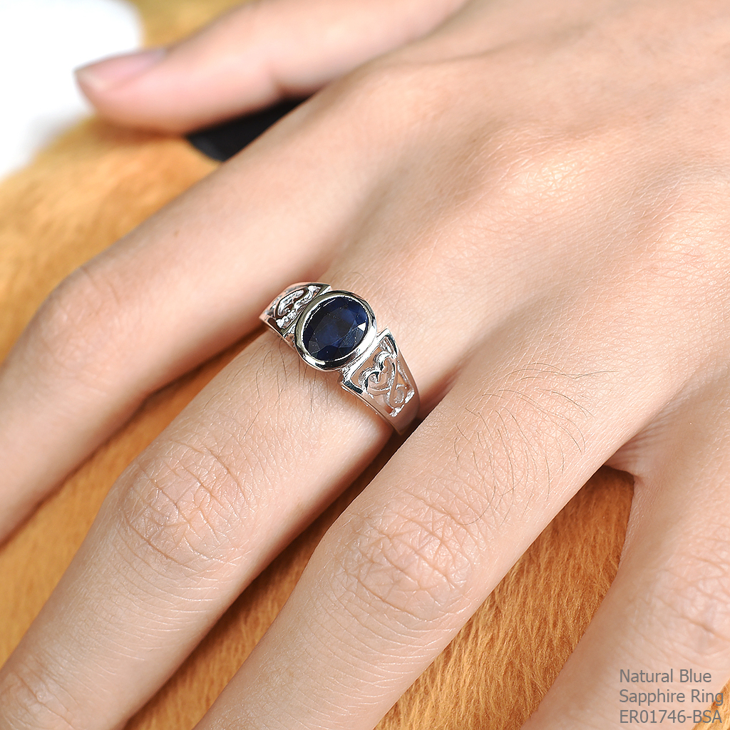 SKJewelryfactory แหวนเงินแท้ 92.5% ฝังพลอยไพลินแท้ ตัวเรือนฉลุรูปหัวใจ ER01746-BSA