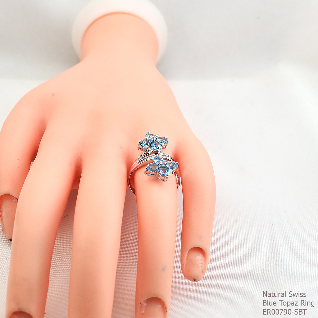 SKJewelryfactory แหวนเงินแท้ 92.5% ฝังพลอยสวิสบลูโทปาซแท้ ดีไซด์สุดหรู ER00790-SBT