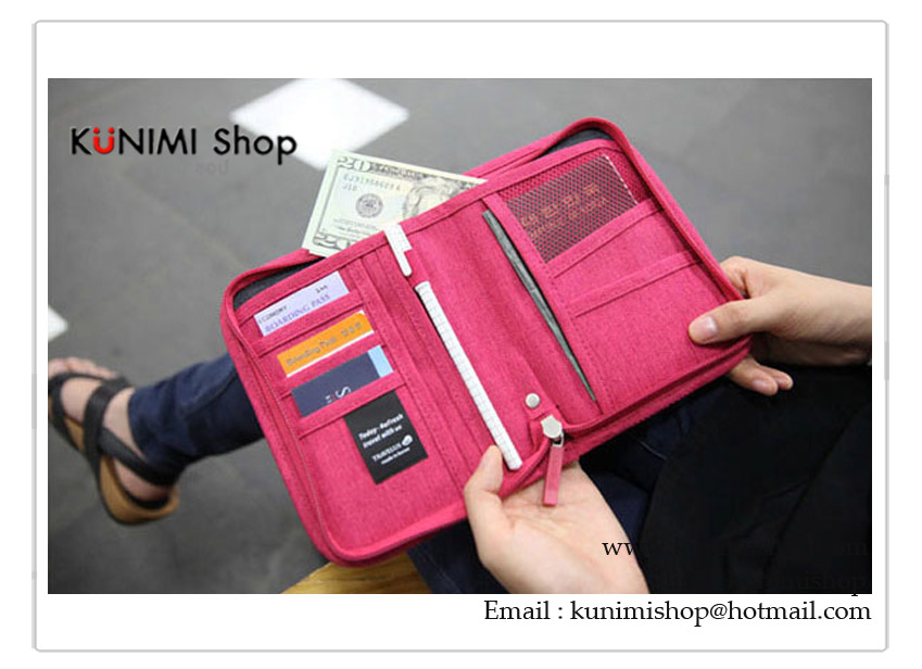 กระเป๋าถือใส่เงิน พาสปอร์ต นามบัตร บัตรATM มือถือ เอกสารต่างๆ หรือใส่ของจุกจิก มีซิปเปิดปิด ด้านใน มีช่องให้ใส่บัตรและเอกสารมากมา และมีช่องซิบไว้ใส่ของสำคัญ มีช่องเสียบปากกา ผ้าสวย งานคุณภาพคะ ขนาดกระทัดรัด ง่ายต่อการพกพา