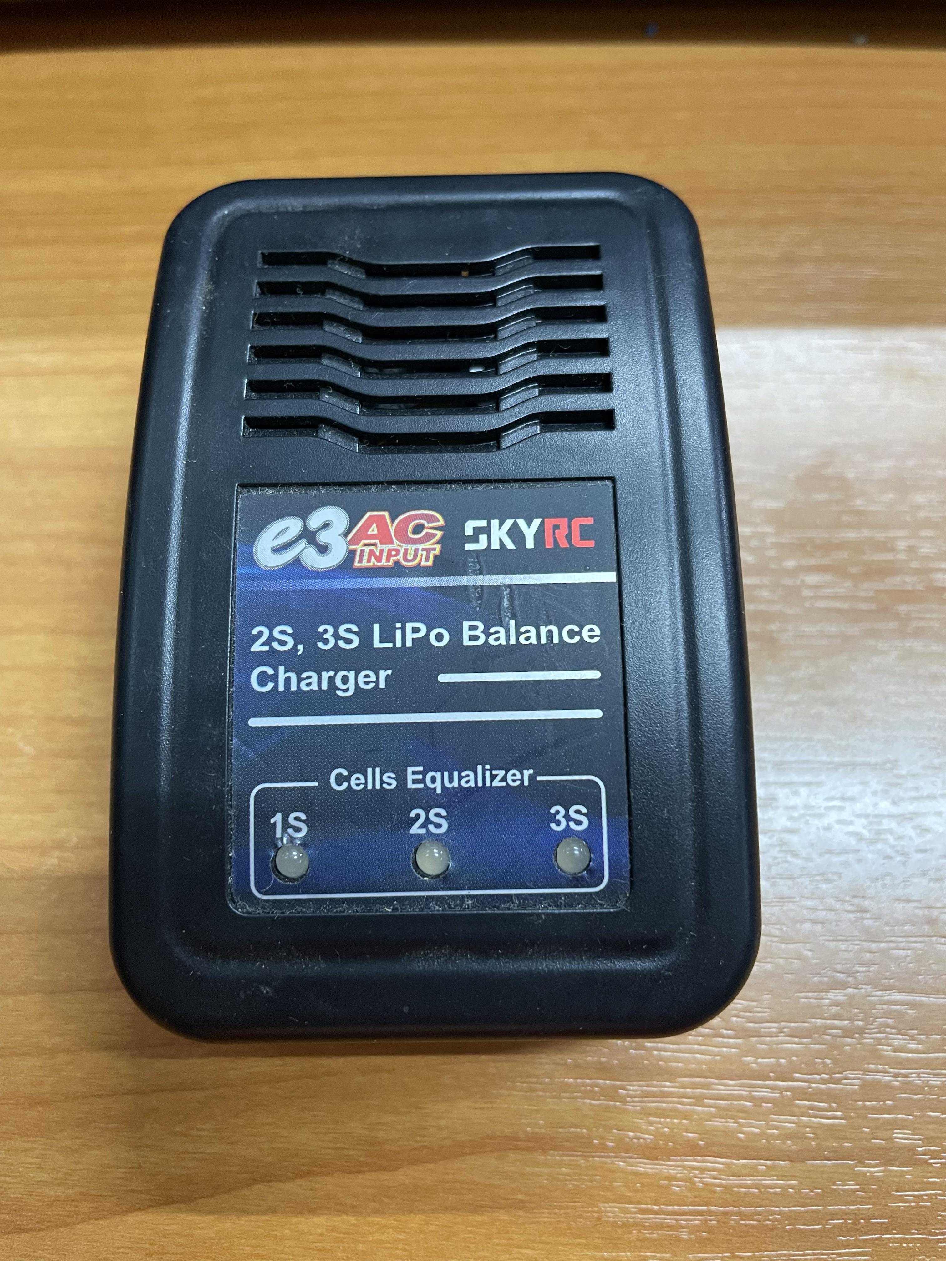 เครื่องชาร์จ SKYRC E3AC 2-3S