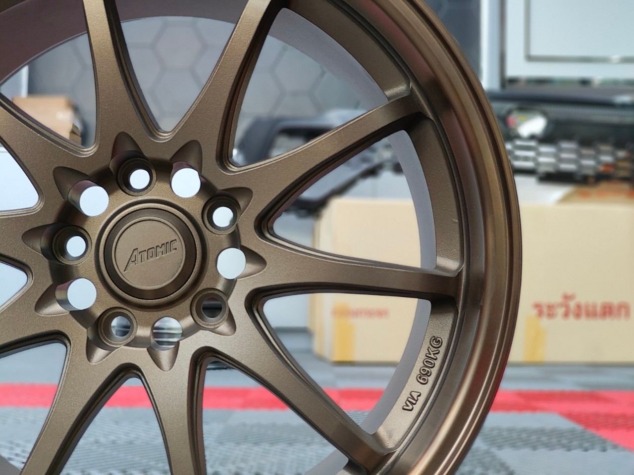 ล้อ ATOMIC CE28 ขอบ18x8.5 5x114.3 ET35 สีน้ำตาลไหม้*ราคาต่อวง