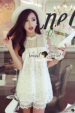 พร้อมส่ง เสื้อกล้ามตัวยาว ช่วงอกต่อด้วยผ้าลูกไม้แบบซีทรู