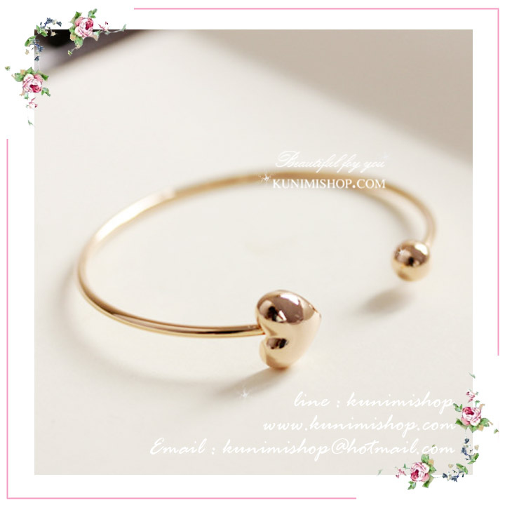 WT056 กำไรข้อมือ สีทอง รูปหัวใจ เรียบหรู ใส่ได้ทุกโอกาสคะ