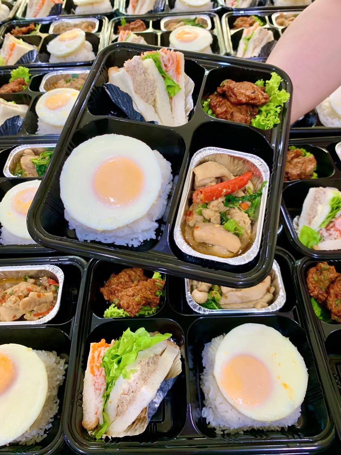 ข้าวกล่อง รับจัดทำอาหารบรรจุกล่อง MEAL BOX : FOOD BOX