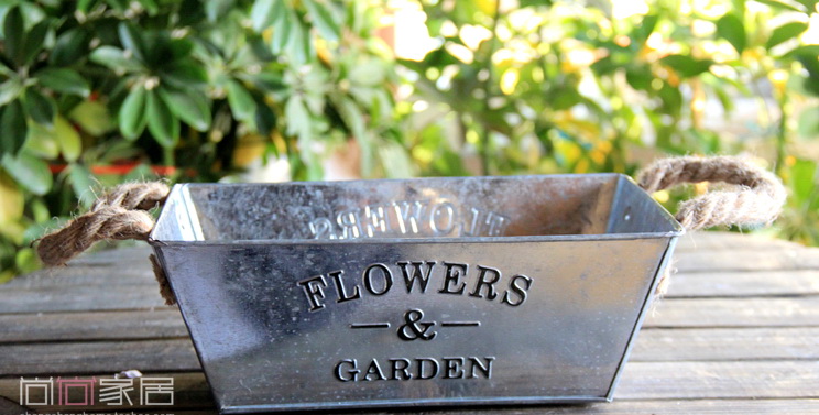 Pre-Order กระบะต้นไม้ สังกะสีปั้มลายนูน Flowers & Garden หูเชือกปอ มี 4 ทรง Zakka