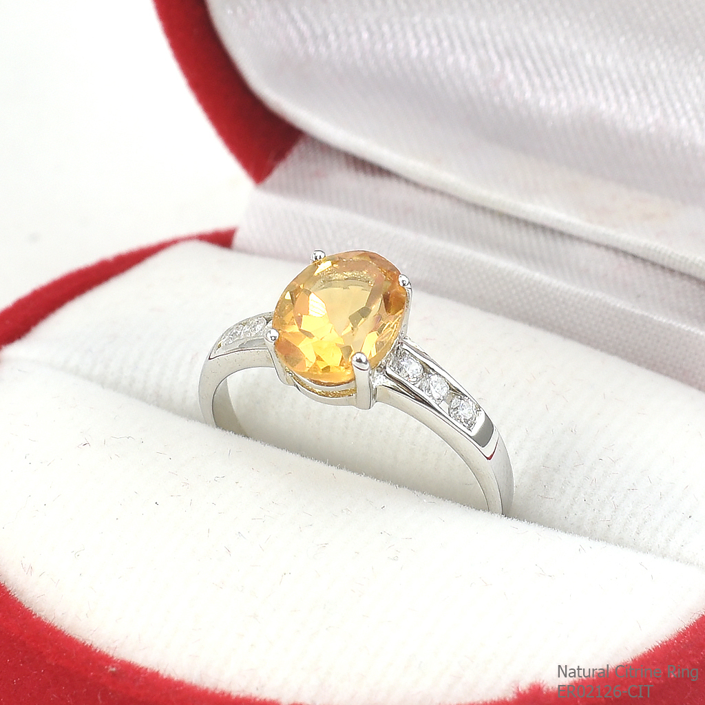 SKJewelryfactory แหวนเงินแท้ พลอยซิทรินแท้ ชูพลอยโดดเด่น ประดับด้วยเพชร ER02126-CIT