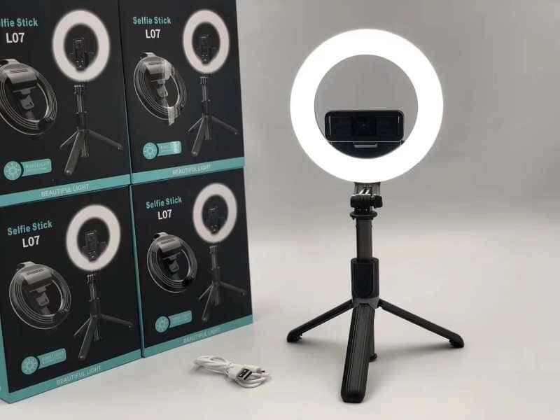 Selfie Stick L07 ไฟไลฟ์สดแบบพกพาง่ายสะดวก พร้อมขาตั้งโตะ ไม้เซลฟี่และรีโมทบลูทูธในตัว