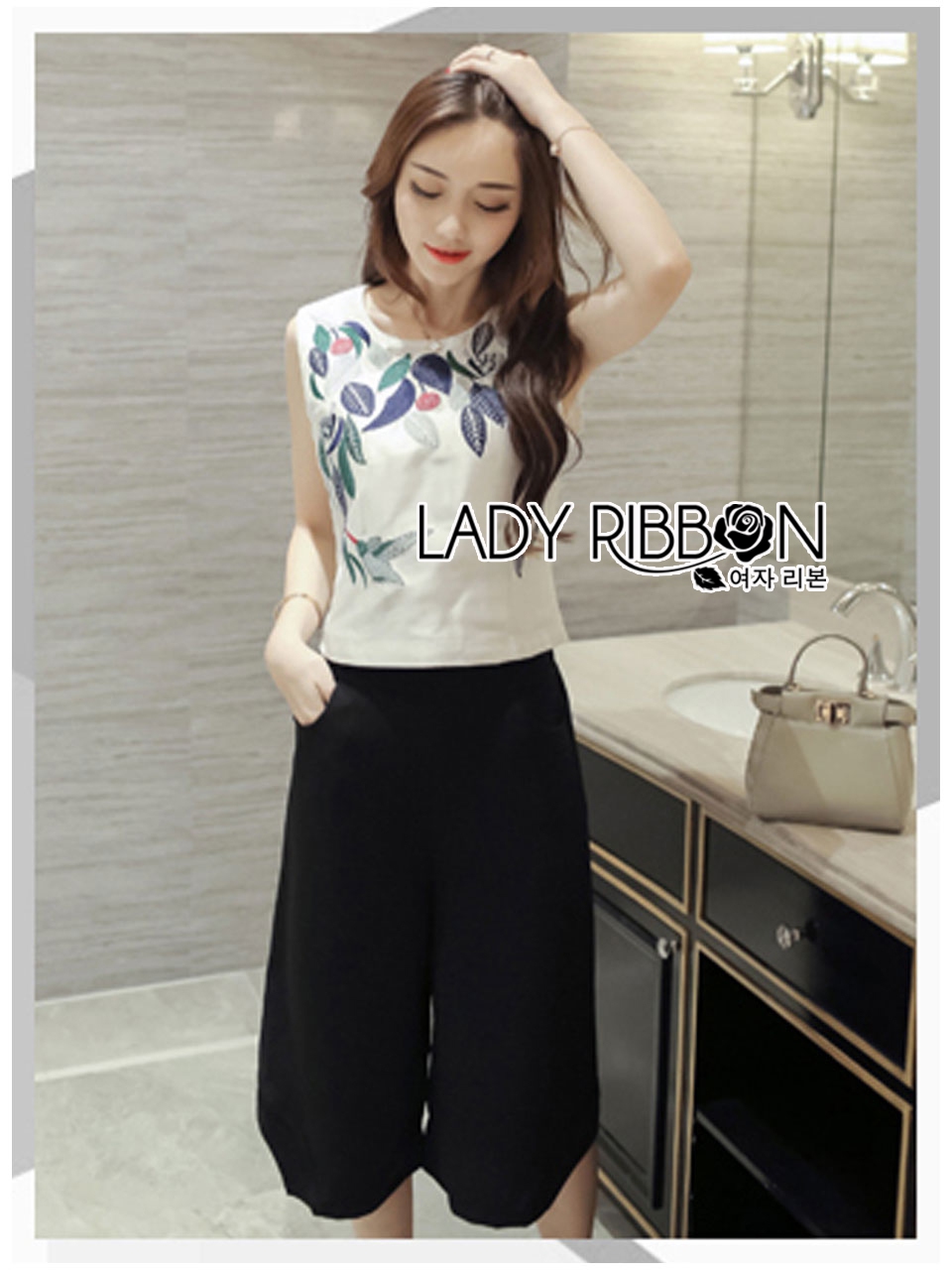 พร้อมส่ง เสื้อคร็อปแฟชั่นแขนกุดปักลายและกางเกง