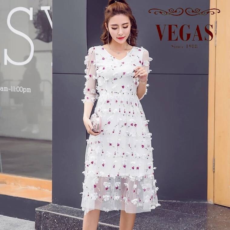 ชุดเดรสเกาหลี พร้อมส่ง Dress ผ้าปักดอก 3 D