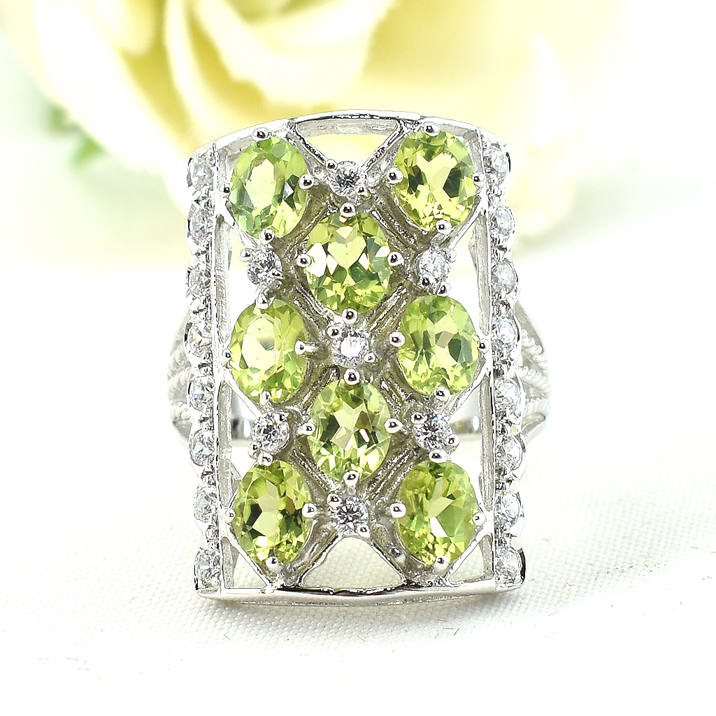 SKJewelryfactory แหวนพลอยเพอริดอทแท้ หน้าแหวนสี่เหลี่ยมใส่ สไตล์หรูหรา เหมาะกับใส่นิ้วกลาง ER00841-PDT