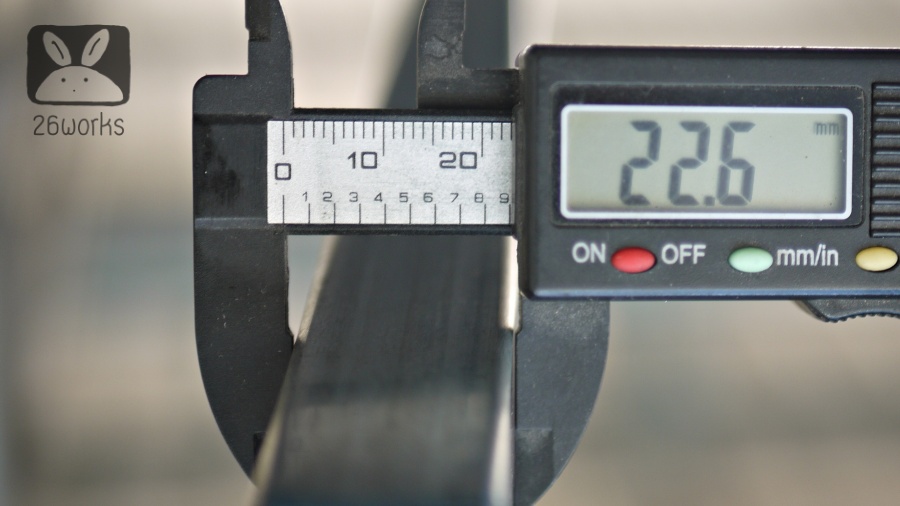 พลาสติกปิดเหล็กกล่อง 22x22 mm สวมใน