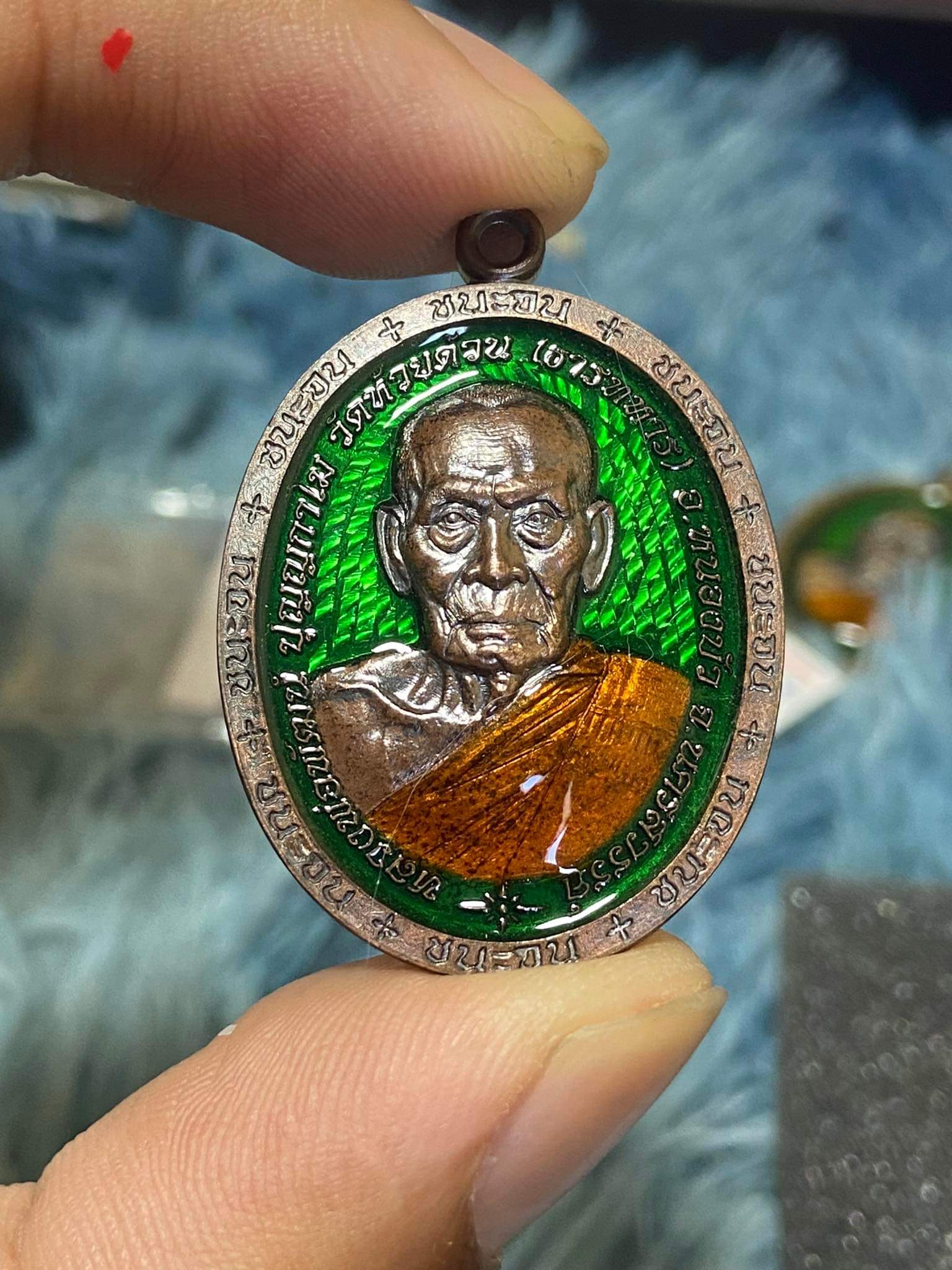 ชนะจนปี65 เนื้อชนวนโบราณลงยาเขียวยลงยาจีวร 136 หลวงพ่อพัฒน์ ปุญญากาโม