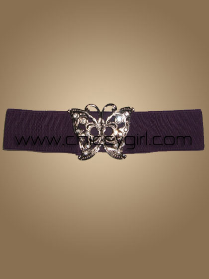 เข็มขัดสีม่วง หัวเหล็กรูปผีเสื้อ แบบหรูหรา เข้ากับชุดสีม่วง ขาว และดำ