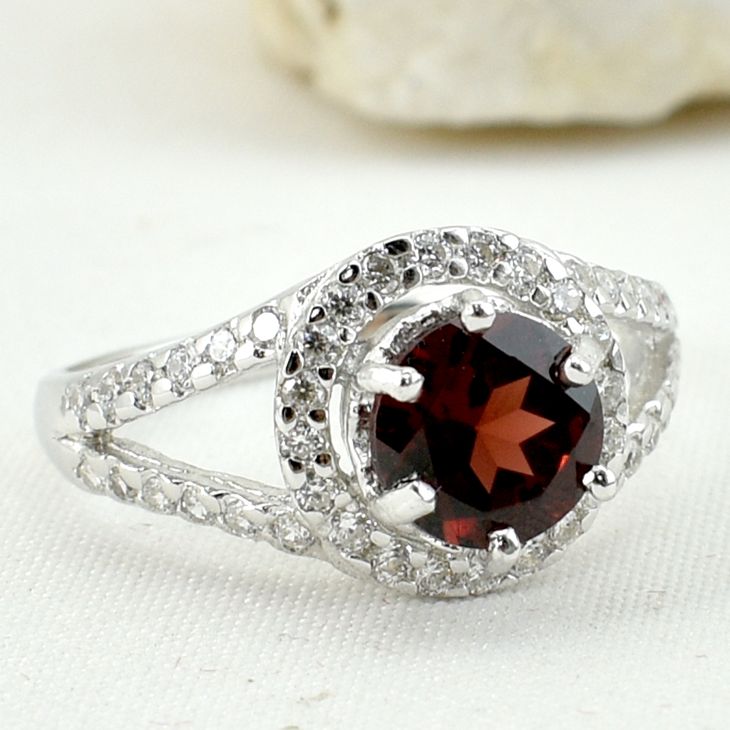 SKJewelryFactory แหวนโกเมนแท้ พลอยทรงกลม เนื้อพลอยสะอาด สีพลอยสวยมาก ER02291-GAN