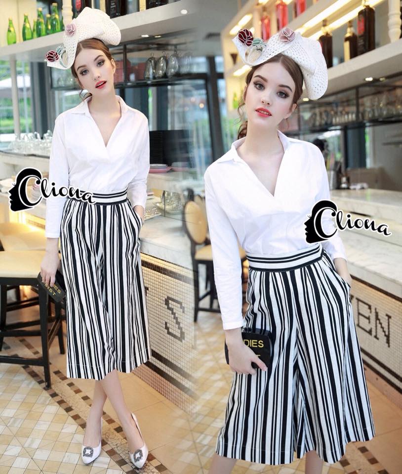 พร้อมส่ง Shirt สีขาว แขนยาว แต่งคอวี