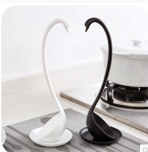 พร้อมส่ง ทัพพียืนได้ พร้อมที่รอง รูปหงส์ Swan Ladle มีสีขาว กับดำ