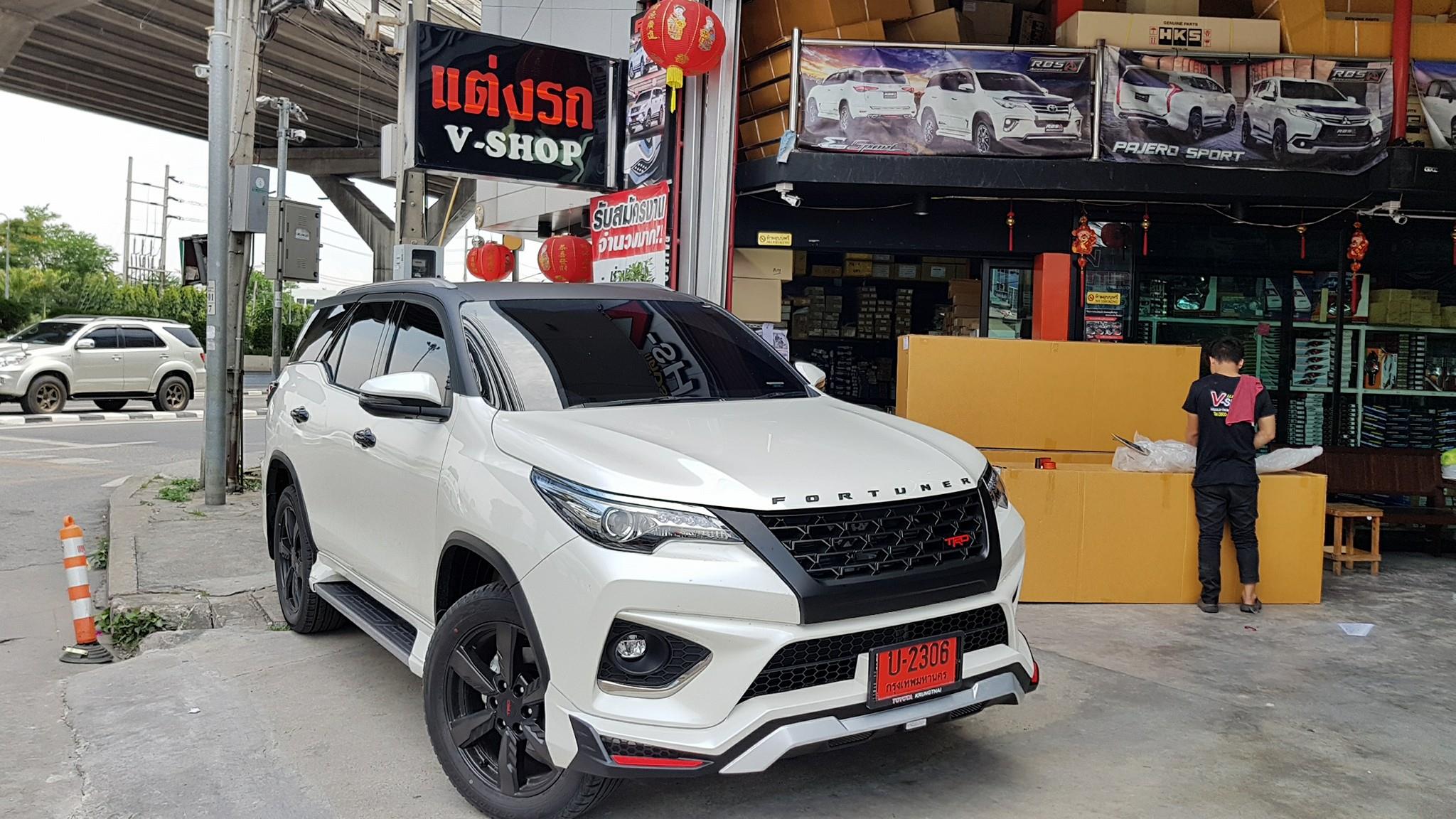 New Fortuner TRD ชุดแต่ง Vazooma-XT 4ชิ้น