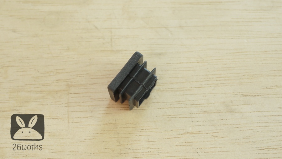 พลาสติกปิดเหล็กกล่อง 22x22 mm สวมใน