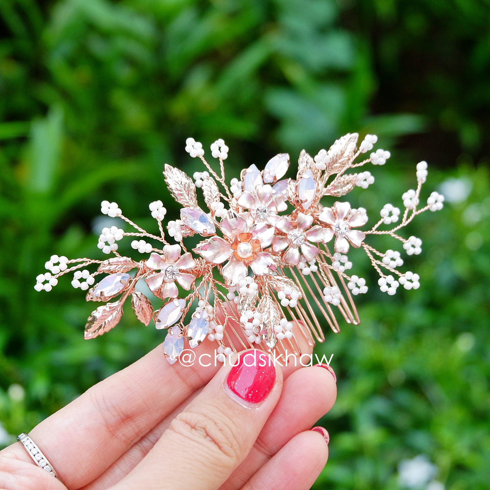 หวีสับโรสโกลด์ pink gold ประดับพลอยสังเคราะห์สีชมพู แซมลูกปัด