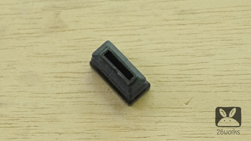 พลาสติกปิดเหล็กกล่อง 10x20 mm สวมใน