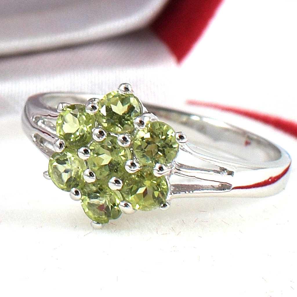 SKJewelryfactory แหวนดอกไม้พลอยเพอริดอทแท้ ER00513-PDT