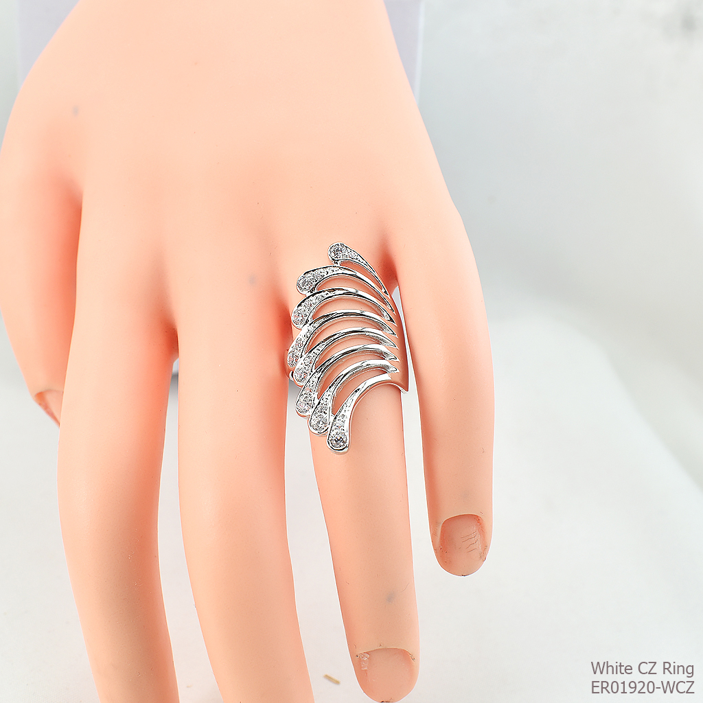 SKJewelryFactory แหวนปีกนก ดีไซน์เก๋มาก เพชร12 ตัง ER01920-WCZ