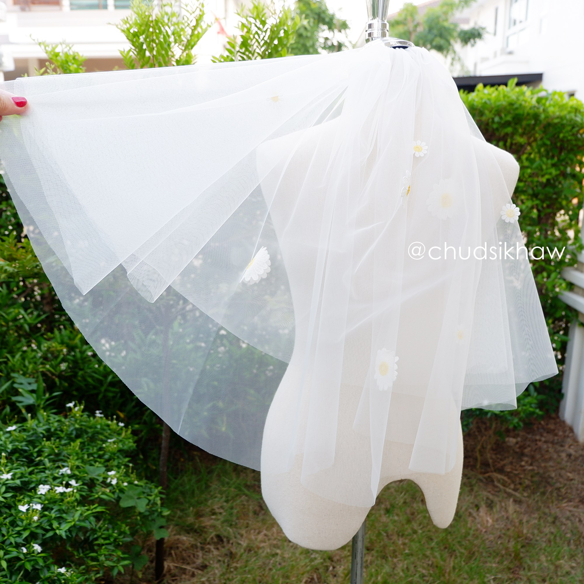 เวล Veil ติดดอกเดซี่น่ารัก ๆ ยาว 60 ซม. หวีสับสีทอง ผ้านิ่มสลวยเนื้อละเอียด