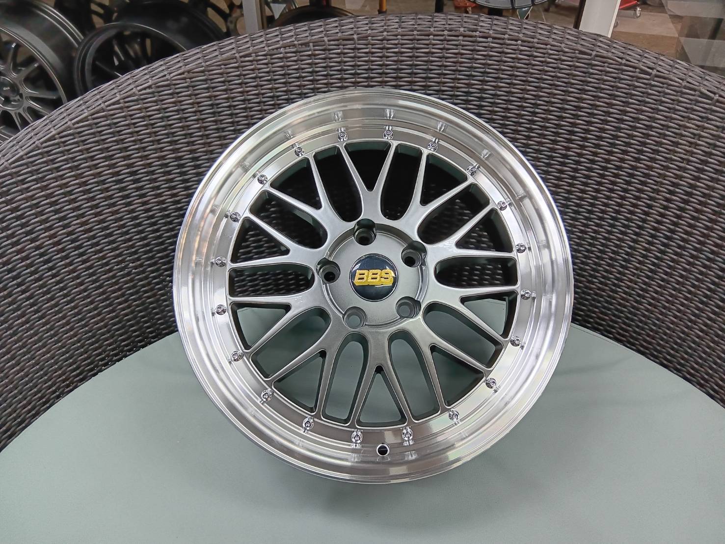 ล้อ ฺEnzo HR442 BBS LM ขอบ18x8.0 5x100 ET35 Flowforming *ราคาต่อวง