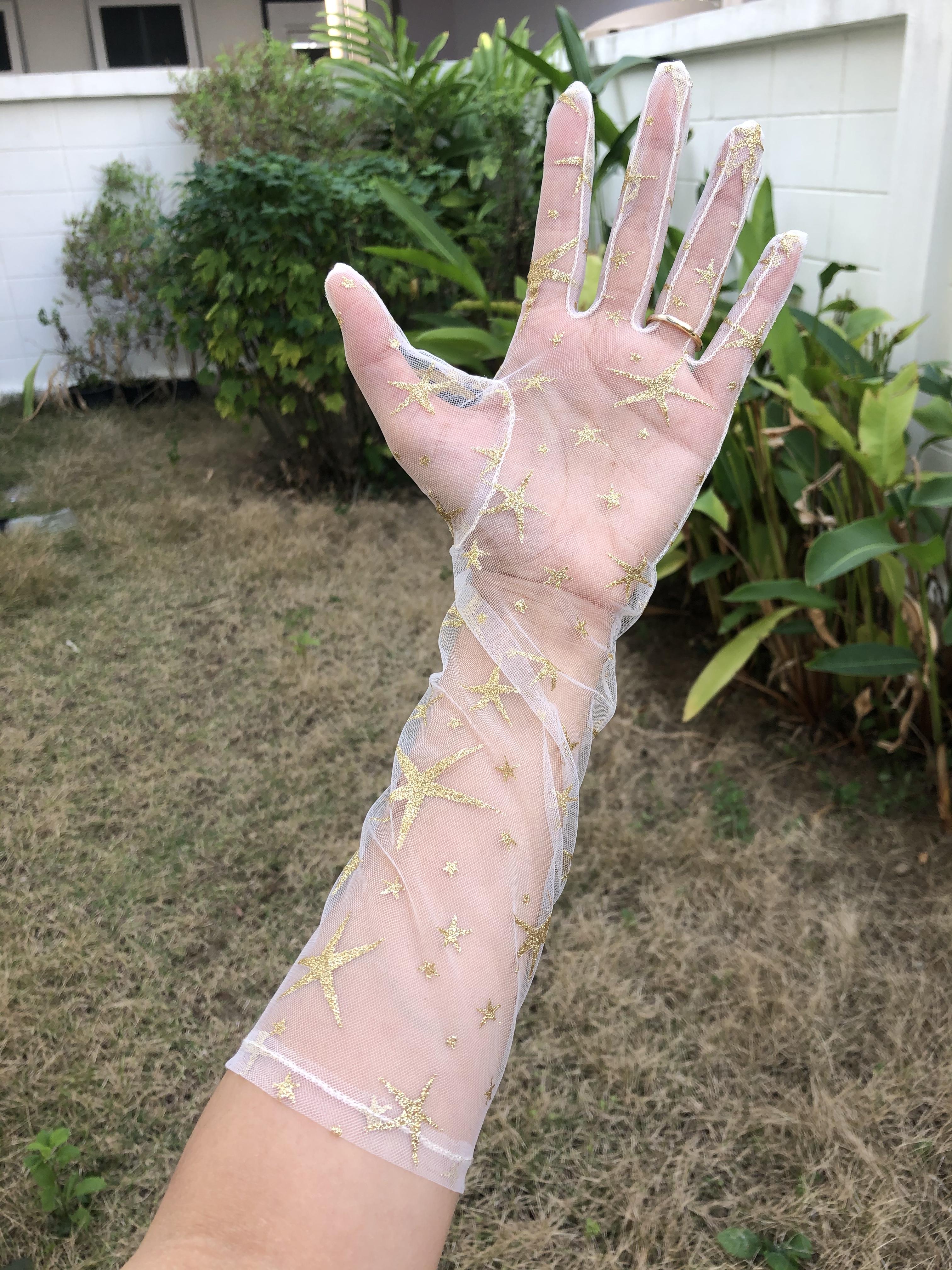 ถุงมือสีแชมเปญ ลายดาว ยาว 30 ซม.
