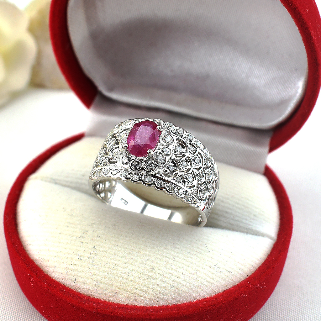 SKJewelryfactory แหวนเงินแท้ ฝังพลอยทับทิมแท้ สไตล์หรูหรา เน้นดีไซด์ของตัวเรือน ER00751-RBY