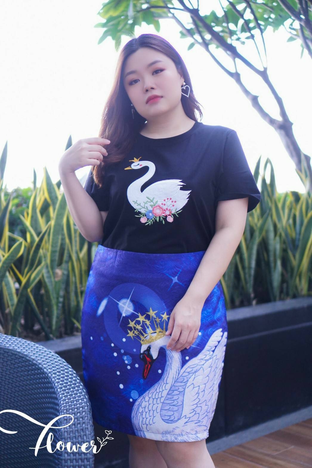 เสื้อผ้าเกาหลี พร้อมส่ง เสื้อ+กระโปรงเข้าเซ็ตลายหงส์