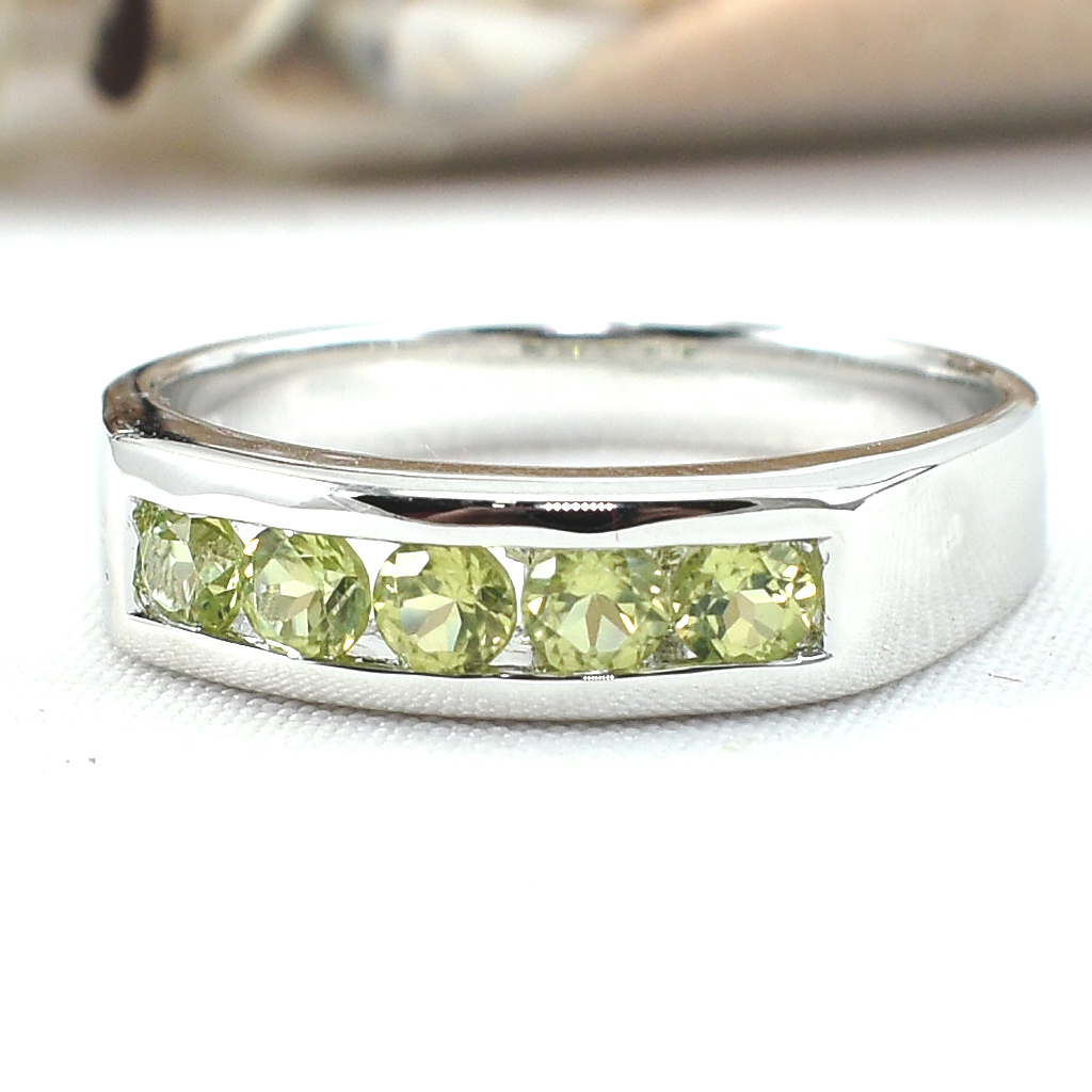 SKJewelryfactory แหวนแถวพลอยเพอริดอทแท้ ขนาดพลอย 3.0 มิล ER00690-PDT