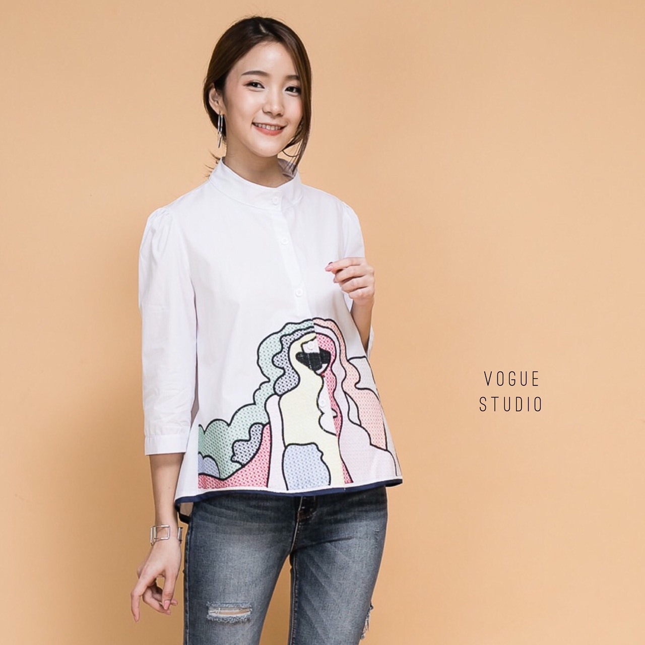 เสื้อเกาหลี พร้อมส่ง เสื้อเชิ๊ต คอปีน แต่งปักลายสวย