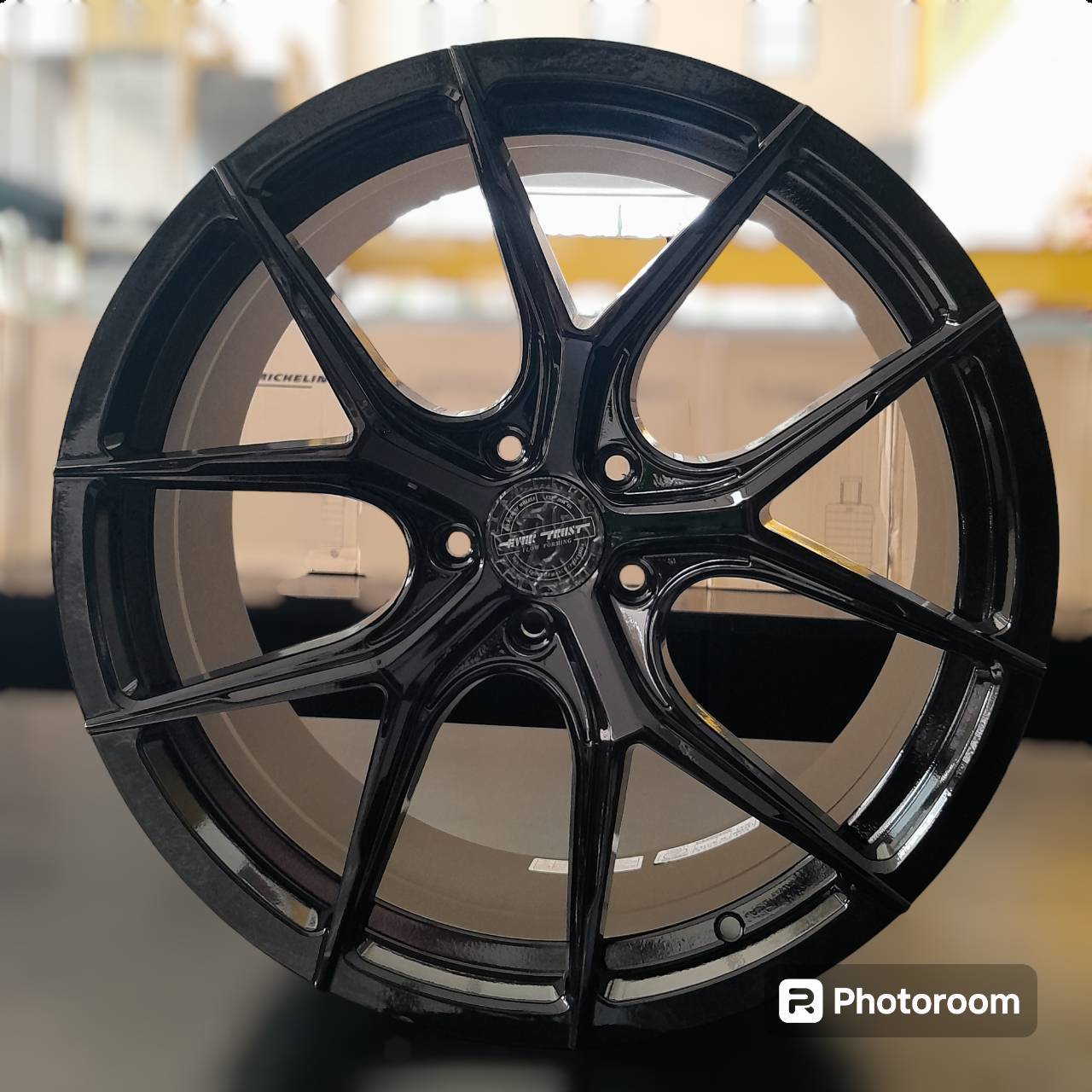 ล้อ Ever Trust ES-004 ขอบ18x8.5 ET35 5x108 สีดำเงา *ราคาต่อวง* Flowforming