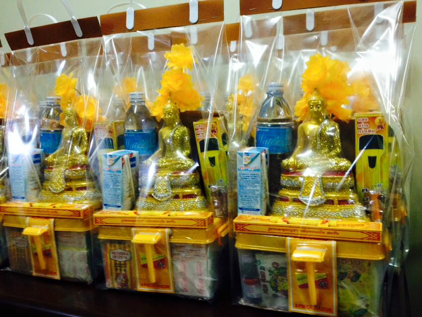 สังฆทานกล่องยา+พระสดุ้งมาร 5 นิ้ว (มีผ้าสบง)