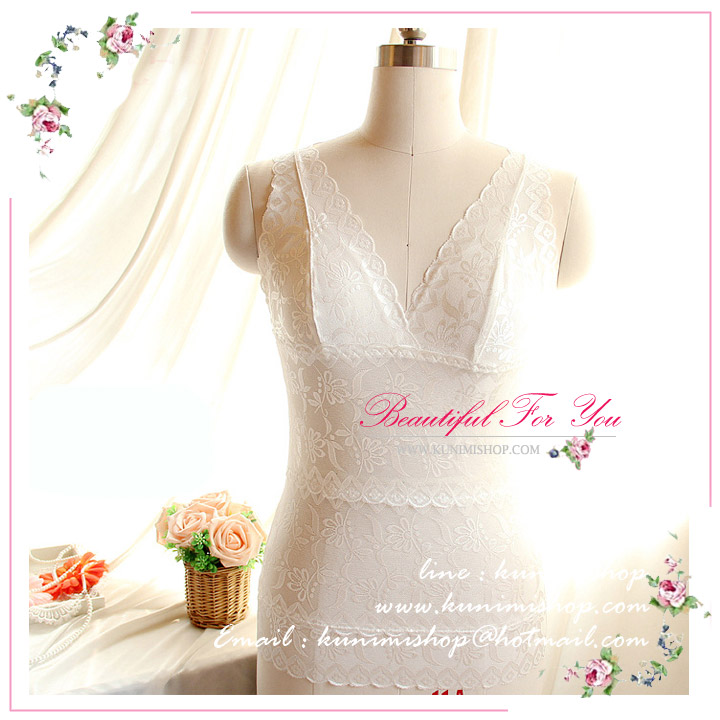  เสื้อซับในผ้าลายลูกไม้เต็มตัว (ไม่มีซับใน) ทรงสวย ใส่สบายคะ มี 2 สี : สีขาว , สีดำ -------------------------------------------------------------------- ขนาด : เสื้อยาว 59 cm. รอบอกไม่เกิน 35 นิ้ว / รอบเอวไม้เกิน 34 นิ้ว