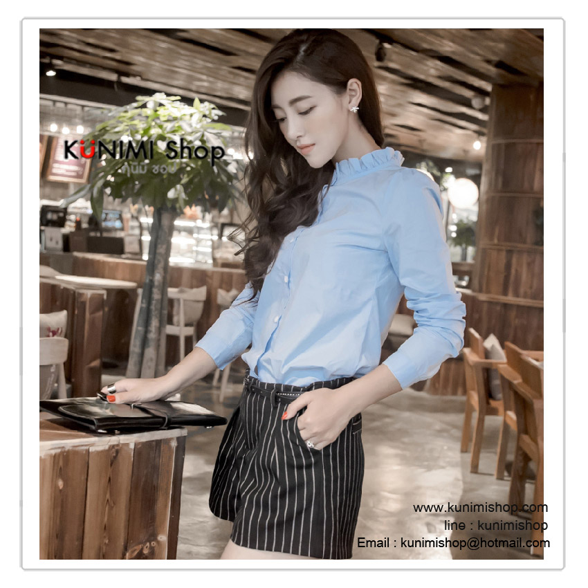 เสื้อเชิ้ต คอเต๋าระบาย แขนยาว กระดุมผ่าหน้า ใส่ได้หลายโอกาสคะ Size : M ( รอบอกไม่เกิน 35 นิ้วคะ) เนื้อผ้า : ผ้าฝ้ายคุณภาพสูง มี 4 สี : สีขาว , สีดำ , สีฟ้า , สีชมพู