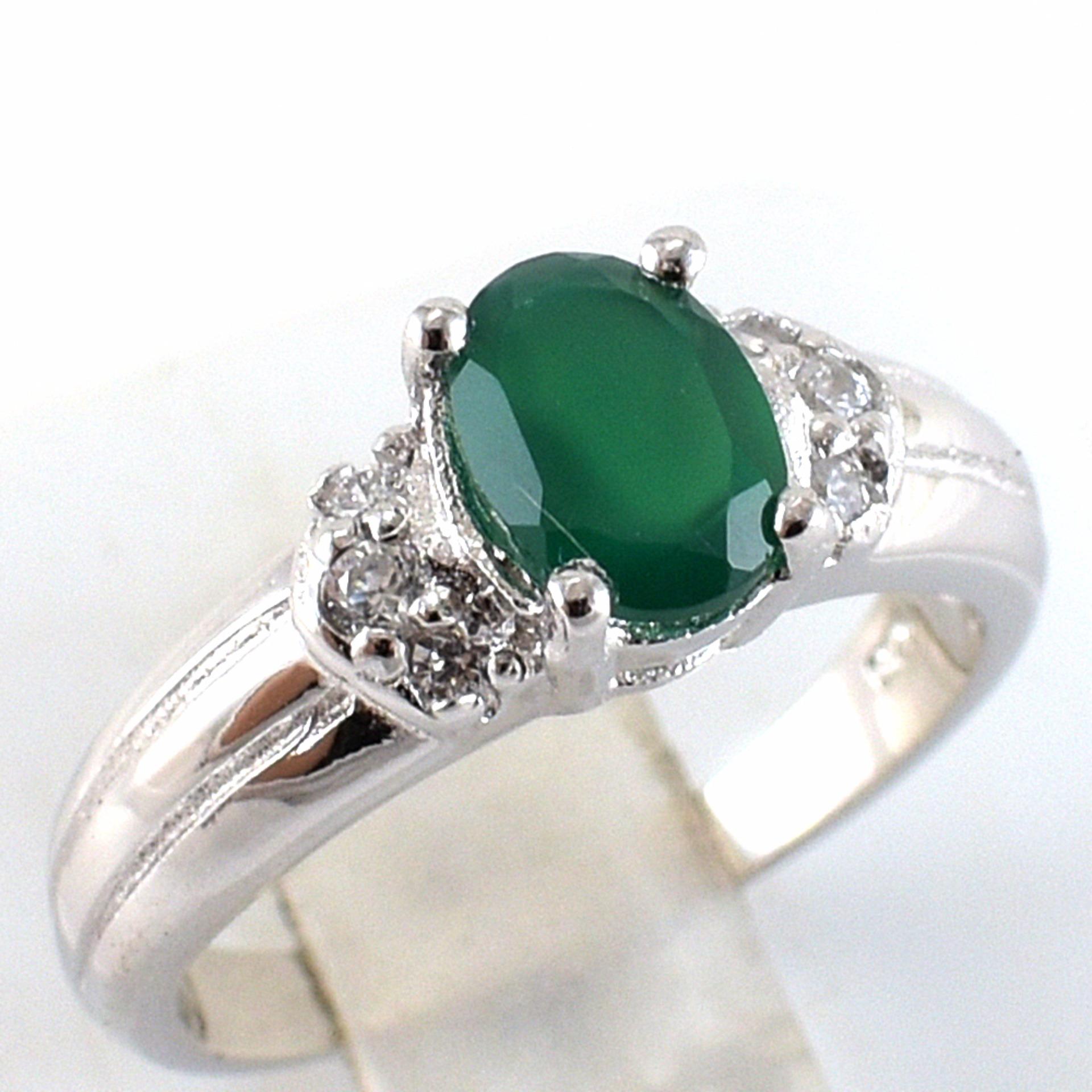 SKJewelryFactory แหวนเงินแท้ พลอยกรีนอะเกทแท้ล้อมเพชร พลอยสีเขียวขุ่นโปรางแสง ER02346-GAG