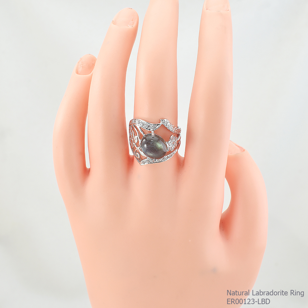แหวนเงินแท้ 92.5% ฝังพลอยลาบราโดไรท์แท้ ER00123-LBD