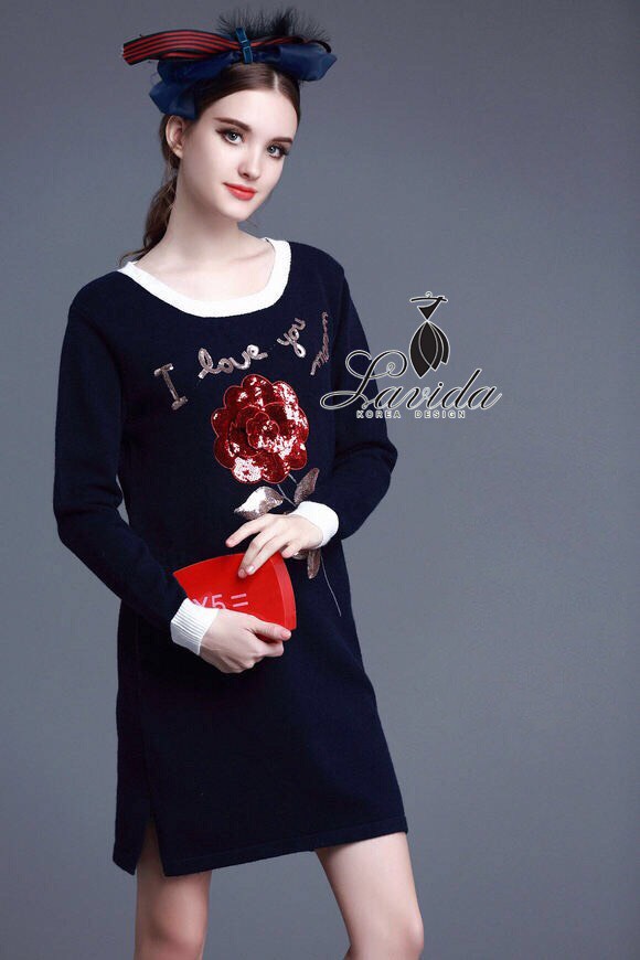 พร้อมส่ง เดรสสุดเก๋ งานปักกุหลาบแดง